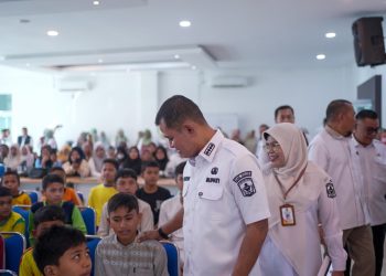 Bupati Jon Firman Pandu Lepas 61 Peserta Didik Sekolah Rakyat Menuju SRT 3 Dharmasraya