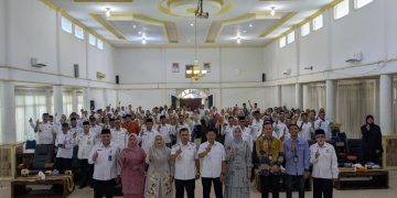 Bupati Pasaman Buka Sosialisasi GENTING dan Serahkan Bantuan BAZNAS Untuk Keluarga Stunting