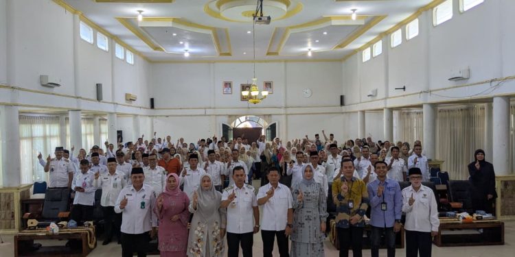 Bupati Pasaman Buka Sosialisasi GENTING dan Serahkan Bantuan BAZNAS Untuk Keluarga Stunting