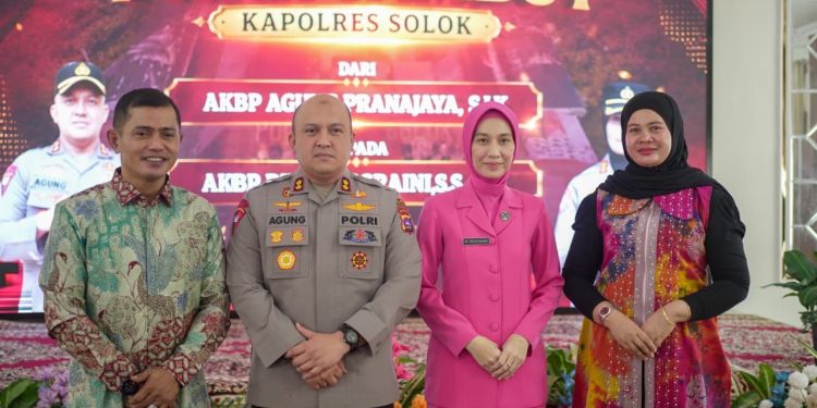 Bupati Solok Hadiri Pisah Sambut Kapolres Solok Arosuka, Tegaskan Komitmen Perkuat Sinergi Jaga Kamtibmas
