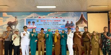 Jabatan Camat dan Ketua TP-PKK Kecamatan Kubung di Serah Terimakan