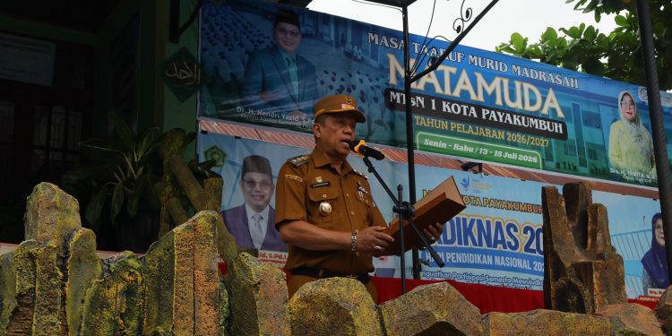 Wakil Wali Kota Payakumbuh Elzadaswarman Ajak Siswa MTsN 1 Kota Payakumbuh Perkuat Iman dan Takwa dan Cegah Bullying