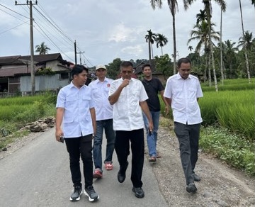 Dari Wartawan dan Penambang Pasir, Kini Ketua Komisi II DPRD Sumbar, Khairuddin Simanjuntak Bawa Harapan Lewat Rehabilitasi Jalan Padang Sawah