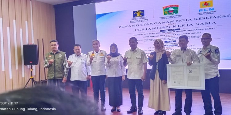 Dorong UMKM dan Optimalisasi PAD, Pemkab Solok Teken Kerja Sama Dengan Kemenkumham dan PLN