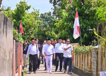 Wali Kota Payakumbuh Kunjungi Warga Terdampak Kebakaran di Kelurahan Padang Tiakar