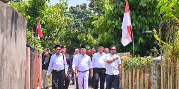 Wali Kota Payakumbuh Kunjungi Warga Terdampak Kebakaran di Kelurahan Padang Tiakar
