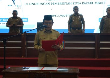 Wali Kota Payakumbuh Lantik dan Ambil Sumpah Jabatan 17 ASN
