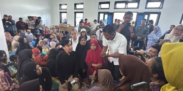 Temui Pengungsi Korban Banjir Bandang di Solok, Wapres Pastikan Keselamatan dan Kebutuhan Warga Terpenuhi