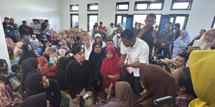 Temui Pengungsi Korban Banjir Bandang di Solok, Wapres Pastikan Keselamatan dan Kebutuhan Warga Terpenuhi