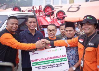 Bupati dan Wakil Bupati Solok Terima Bantuan Kemanusiaan dari Dhuafa untuk Korban Galodo di Arosuka