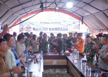 HUT ke-81 TNI di Tengah Situasi Tanggap Darurat Pasca Banjir Bandang, Bupati Solok Hadir Bersama Jajaran TNI