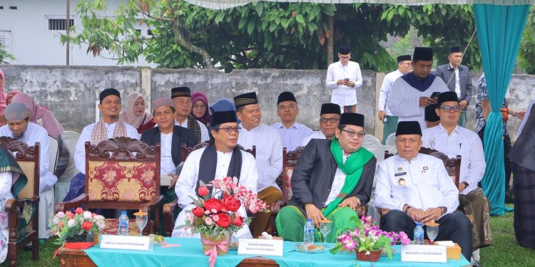 Wakil Wali Kota Elzadaswarman Pimpin Jalannya Apel Akbar Peringatan Hari Santri Nasional (HSN) ke-11 Tahun 2026