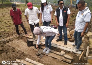 Bupati Solok Hadiri Peletakan Batu Pertama Pembangunan Rumah Bantuan DPD REI Sumbar untuk Korban Galodo Di Arosuka