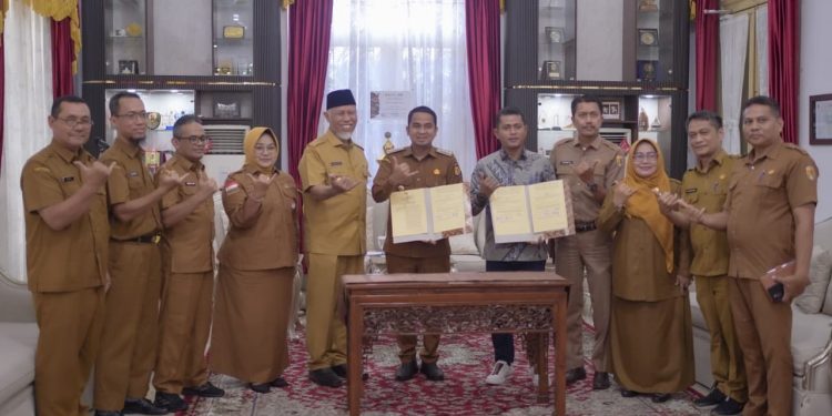 Pemkab Solok dan Pemko Solok Sepakati Kerja Sama Pengelolaan TPA Regional
