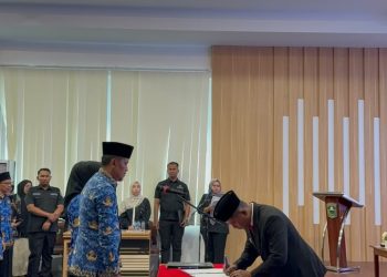 Bupati Solok Lantik Pejabat Eselon II/b, III/a, III/b, dan Eselon IV di Lingkungan Pemkab Solok
