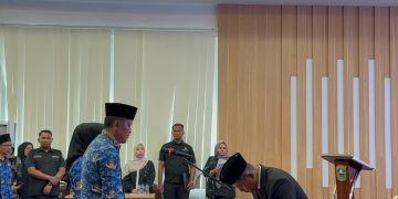 Bupati Solok Lantik Pejabat Eselon II/b, III/a, III/b, dan Eselon IV di Lingkungan Pemkab Solok
