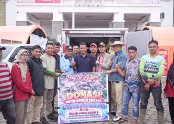 Bantuan Sembako dari Nagari Sungai Nanam untuk Korban Galodo Arosuka Diterima Langsung Bupati Solok