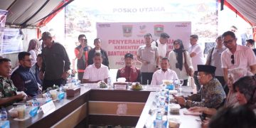 Menteri Sosial RI Serahkan Bantuan Penanganan Bencana Senilai Rp358,86 Juta kepada Kab. Solok